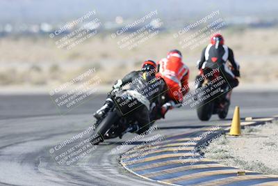 media/Dec-01-2025-Moto Forza (Mon) [[2daa91e15f]]/1-Advanced Group/Session 2 Turn 11 Backside/